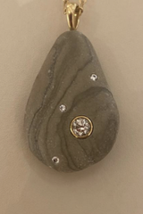 CVC Stones YG CINZIA Necklace / grey stone with waves, white diamonds 0.31cts and 30" chain 18k