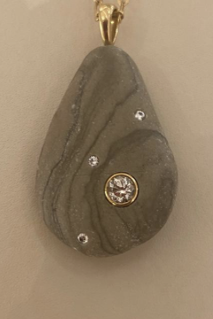 CVC Stones YG CINZIA Necklace / grey stone with waves, white diamonds 0.31cts and 30" chain 18k