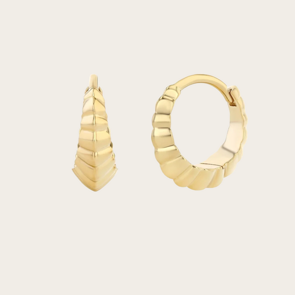Lizzie Mandler Small Fluted Crescent Huggie
