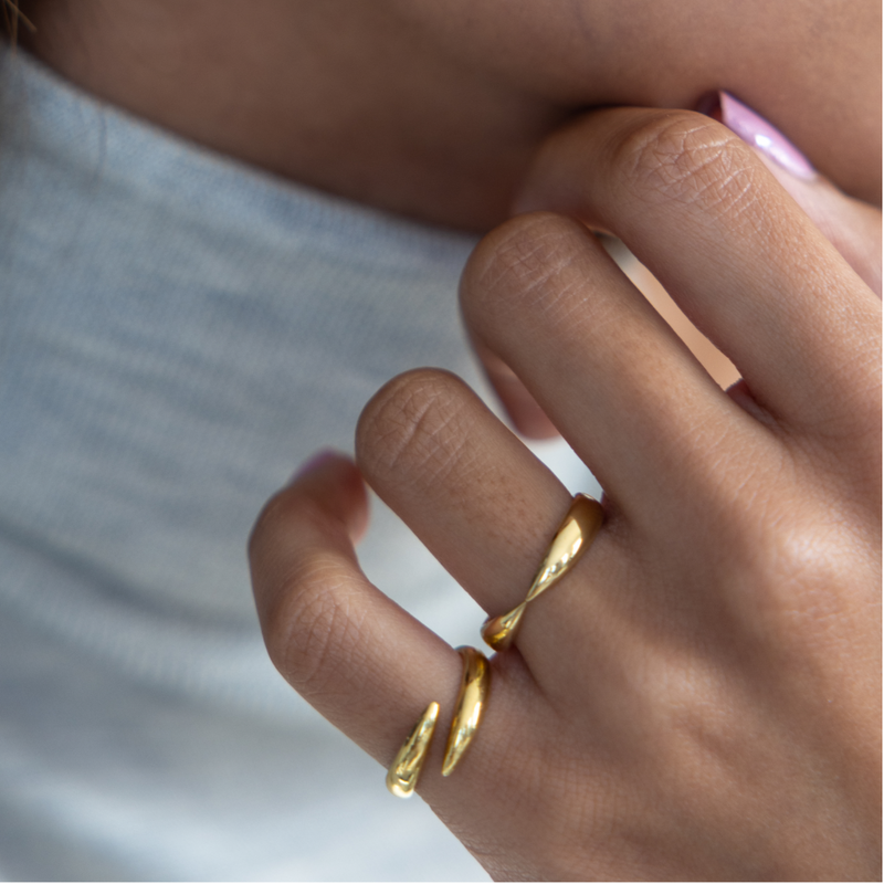 Eva Fehren Wrap Claw Ring 18k