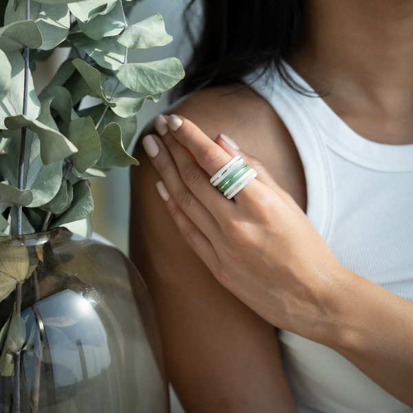 By Pariah YG Essential Stacking Ring / White Agate (Demi-fine 14k)