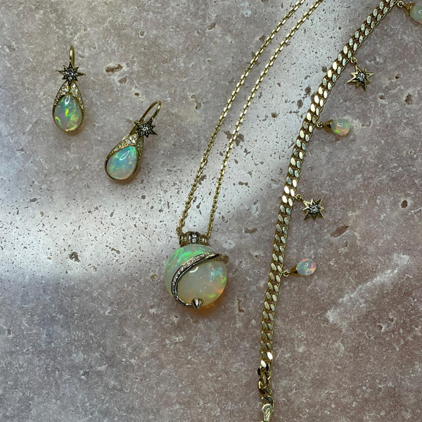 Venyx YG Opal Artemis Choker / Diamonds 0.18ct, White Opals 3.6ct (Demi-Fine 14k)