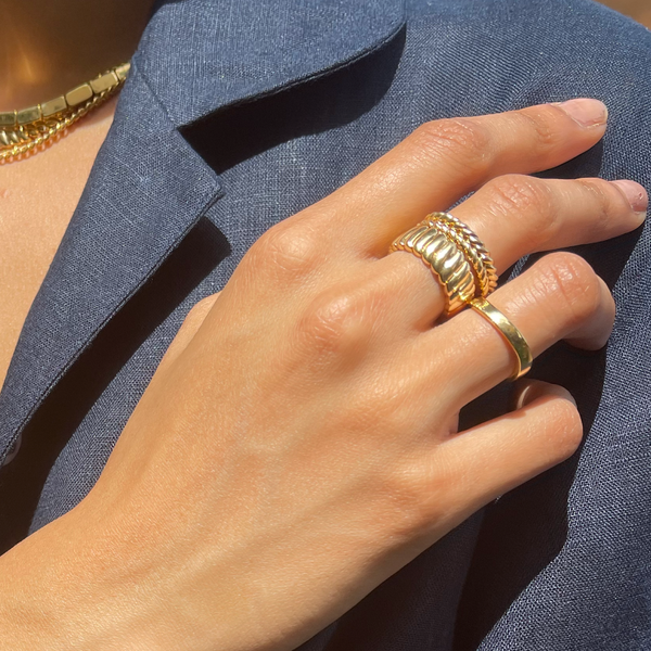 Anita Ko YG Plain Curved Ring 18k